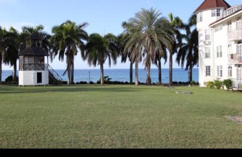 St.Bran's Burg Apartment | Paradise By The Sea