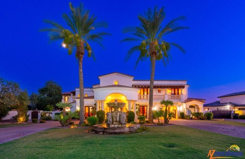 Mary Katherine Estates Ski Chalet | Paradise Castle in AZ+PickleballCourt+Putting Green+Heated Pool & Spa+Has It All