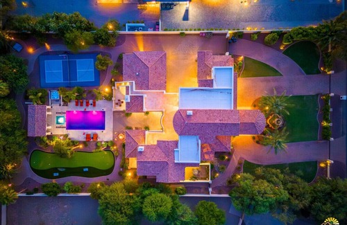 Mary Katherine Estates Ski Chalet | Paradise Castle in AZ+PickleballCourt+Putting Green+Heated Pool & Spa+Has It All
