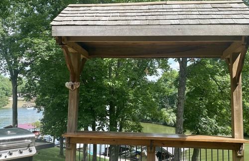 Williamstown Cottage | Paradise Cove on the Lake with Dock and Firepit - 7 miles to the Ark!