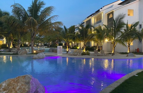Dominicus Condo | Paradise Found - beautiful, clean, modern condo 12min walk to the beach