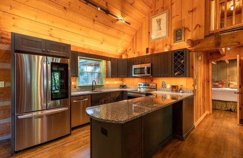 Boone Cabin | Paradise Found - Newly updated cabin on the River with Hot Tub, screened in porch