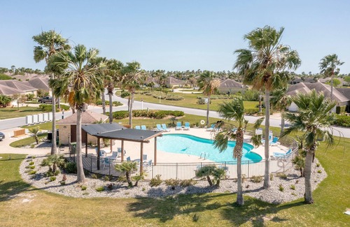 Laguna Vista Villa | Paradise in the Sun- 11 Valdarama-Pet Friendly