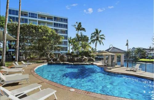 Surfers Paradise Apartment | Paradise Island Resort Surfers Paradise - Garden Suite