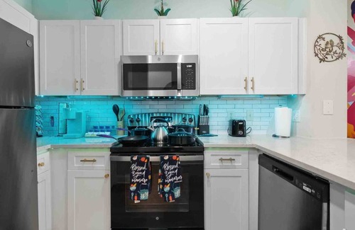 Houston Apartment | Paradise Land-1BR Pool View/NRG/MedCenter/Galleria
