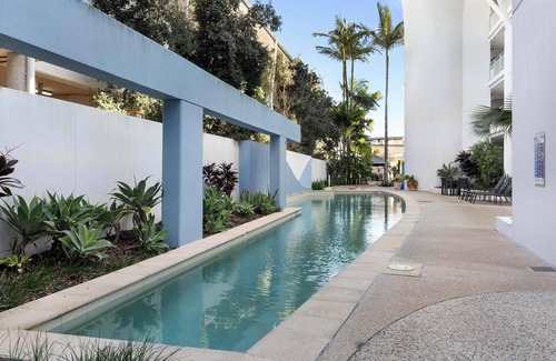 Minyama Apartment | Paradise on the Water - Luxury Minyama Apartment