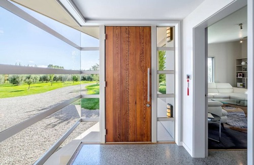 Martinborough Villa | Paradise on Campbell
