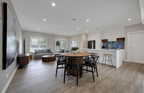Orange House | Paradise on Prince - Sleek & Stylish, Pets Allowed