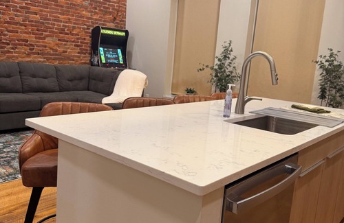 Faribault Apartment | Paradise Perch-Cozy 1-bedroom apartment in downtown Faribault with Arcades.