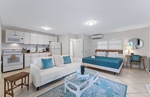 Stuart Apartment | Paradise Pocket - Unit A