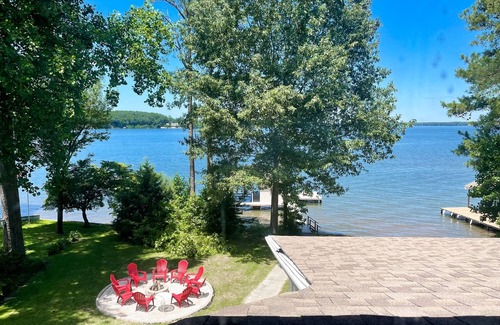 Littleton House | 💥PARADISE POINTE: 2 Floors, 4 BDR, 7 Beds, Guests, PET FRIENDLY 🥇