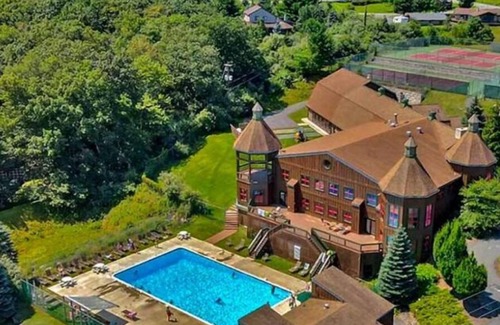 Hawley Ski Chalet | Paradise rediscovered 3-bedroom chalet in amenities rich lake community