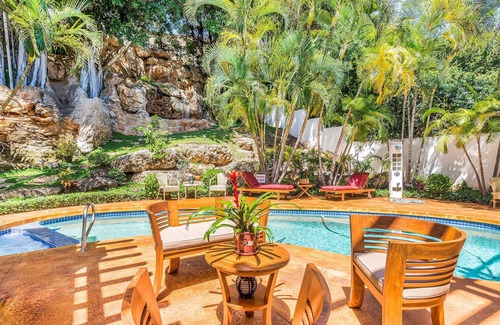 Kahala House | Paradise Rental w/Pool & Spa - 30 day min