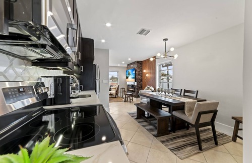 Westgate House | Paradise Villa-Lux Villa Near Beach, Pool & Fun Stay.