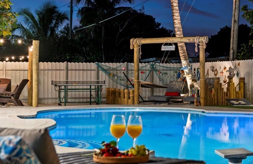 Westgate House | Paradise Villa-Lux Villa Near Beach, Pool & Fun Stay.