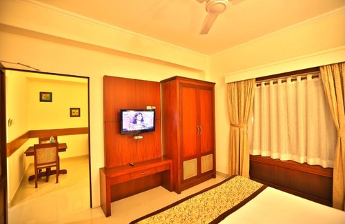 Muvattupuzha Hotel | Paray Residency