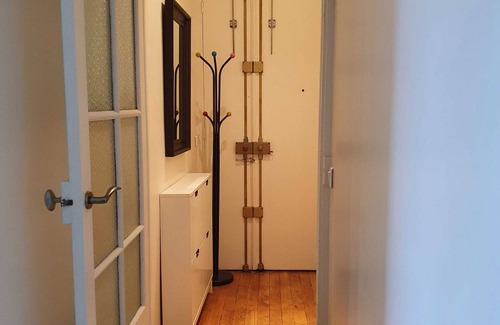 Villa Montmorency Apartment | Paris 16th /Auteuil /Top Floor /Private Alley