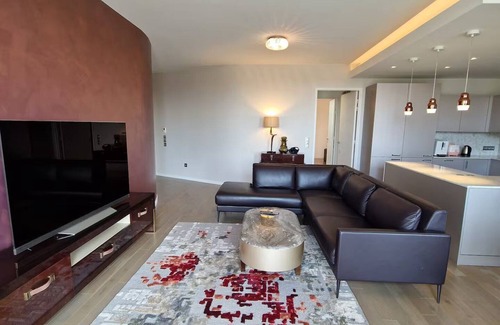 Arsenal Apartment | "Paris Unfolds Before You – Quai Henri IV with Riverside Views"