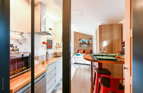 Pantin Apartment | Paris-zénith- Bienvenue-terrasse-netflix