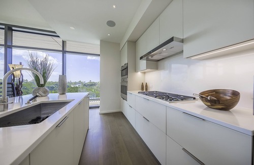 Ala Moana Condo | Park Lane Ala Moana Located on the ocean side of Ala Moana Shopping Center