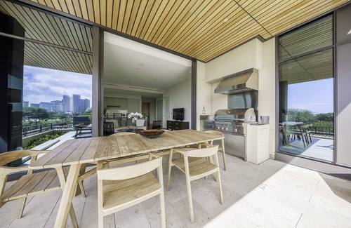 Ala Moana Condo | Park Lane Ala Moana Located on the ocean side of Ala Moana Shopping Center