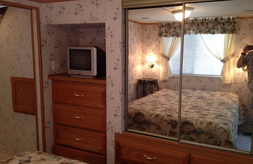 Salt Springs House | Park Model With Loft In Elite Resorts On Little Lake Kerr