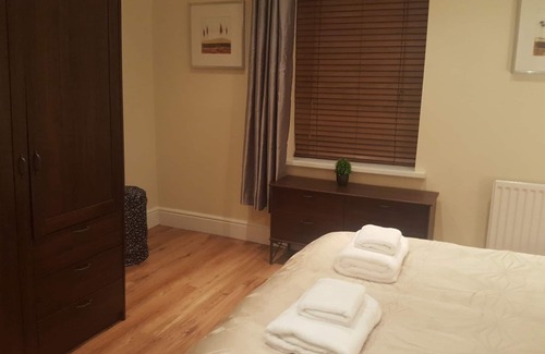 Blyth Apartment | Park Road Apartment, 5-min walk to the beach