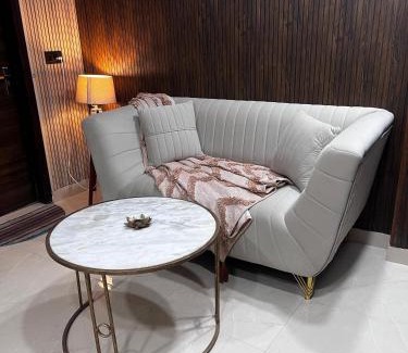 Phase I Apartment | Park Stay- Compact 1bhk Studio for Long Stays