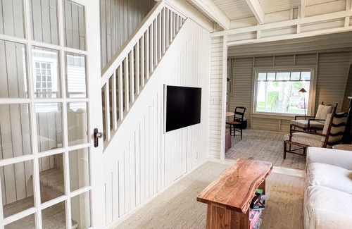 Wequetonsing Cottage | Park Walk Place - Lovely 4 bd/2 bth cottage, newly decorated w/renovations