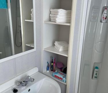 Great Yarmouth Resort | Parkdean Static caravan on cherry tree holiday park