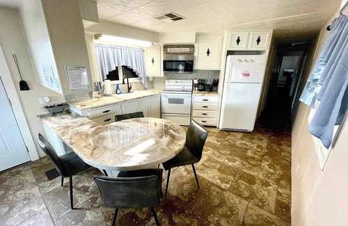 Cienega Springs House | Parker Strip House Su