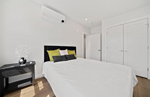 Ward Two Apartment | Parking 3BR2Bth Cambridge Boston W&D Subway AC