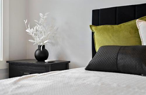 Ward Two Apartment | Parking 3BR2Bth Cambridge Boston W&D Subway AC