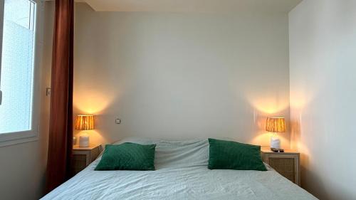 Montmerle-sur-Saone Apartment | Parking et extérieur à 50m de la Saône