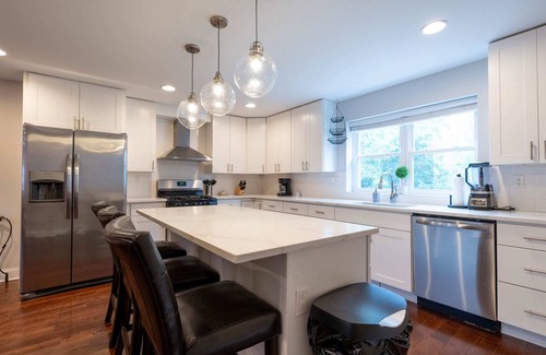 Fitler Square House | Parking, Pool Table and Patio! Heart of the Philly