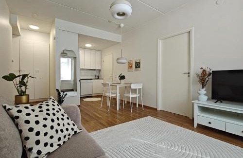 Jyvaskyla Apartment | Parking space-Self check-in-Sauna-46m2-Waterfront