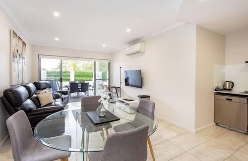 Mirrabooka Apartment | Parkland View Sanctuary - Executive Escapes