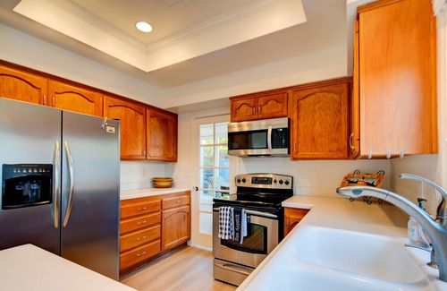 University Park House | Parkside Irvine House - Near Newport and Laguna Beaches: 1-story