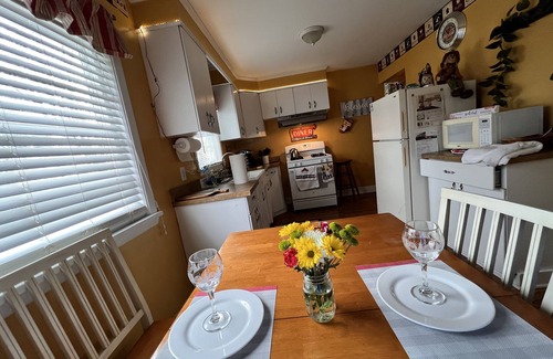 Rochester House | Parkside ranch on deadend street in North winton Village