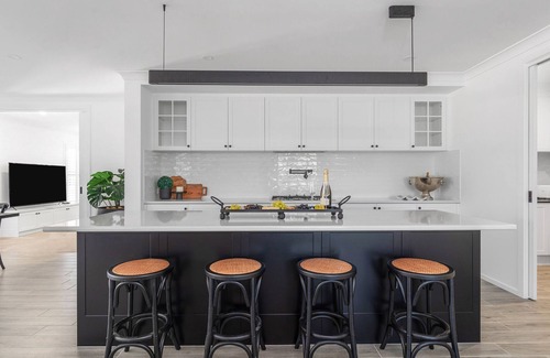 Moss Vale House | Parkview for 16, Moss Vale, Southern Highlands