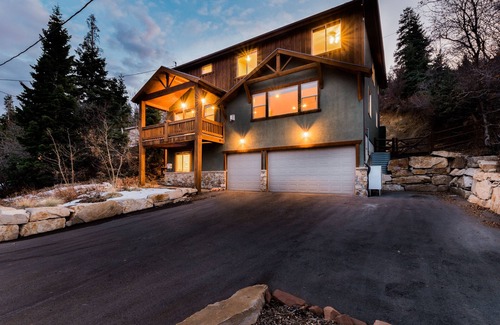 Summit Park Cabin | Parley by AvantStay | Gorgeous Rustic Cabin w/Mtn Views