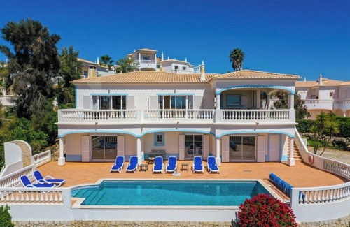 Budens Villa | Parque da Floresta villa 209 with pool on golf resortn