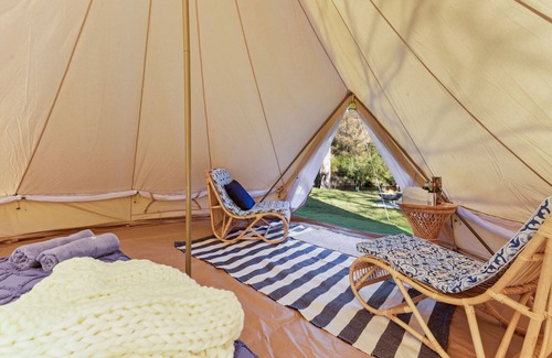 Dargo House | Parsons Flat Glamping - Site 2: Immerse yourself in the serenity of a retreat