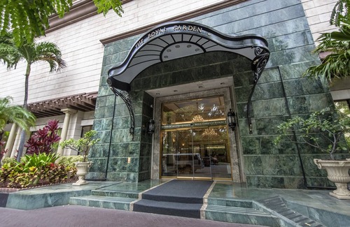 Waikiki Condo | Partial Ocean King Studio with Kitchenette, AC, and Free WIFI!