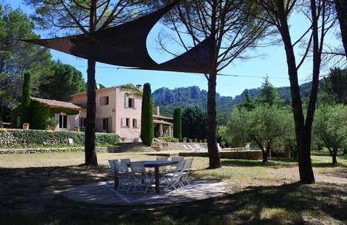 La Roquebrussanne Cottage | Partial privatization Bastide, exceptional park, olive grove, swimming pool, Provence