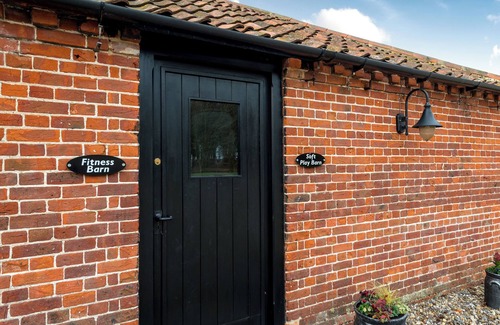 Beccles Cottage | PARTRIDGE, pet friendly, character holiday cottage in Wheatacre