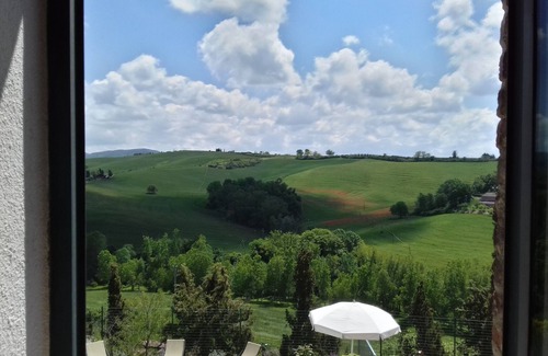 Montalcino House | Pasqui Villas: Capanna ,country chic house in a village: garden,pool,view,WIFi