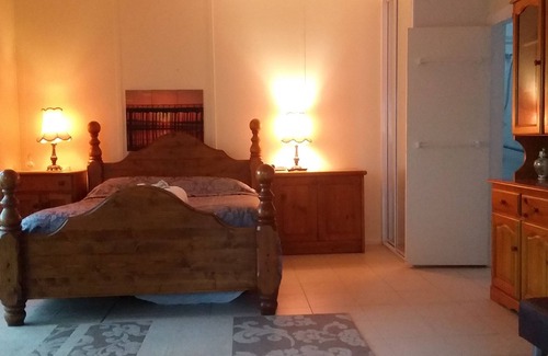 Thirroul Villa | Pass and Pause Cottage and Bedsit Holiday Accommodation
