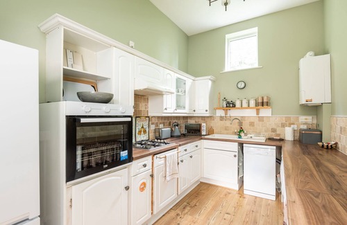 York House | Pass the Keys | 20 Hazelnut Grove · Spacious Contemporary 2-Bed House in York