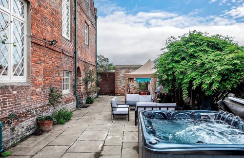 Hamworthy House | Pass the Keys | Be the Lord/Lady of your own Manor House